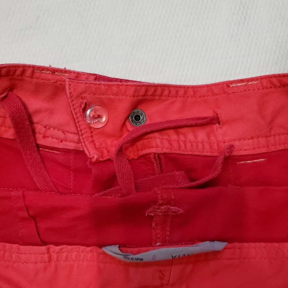 Athleta Coastal Cargo Roll Tab Shorts Red Cotton Blend Size 0 - Picture 5 of 10